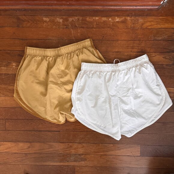 Nike Dri-FIT Tempo Running Shorts (Bundle of 2) – White & Mustard, Size M - Picture 2 of 4